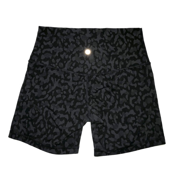 ✨SOLD✨ Lululemon Align 6” Formation Camo Deep Coal Multi /Black Shorts - Picture 5 of 5